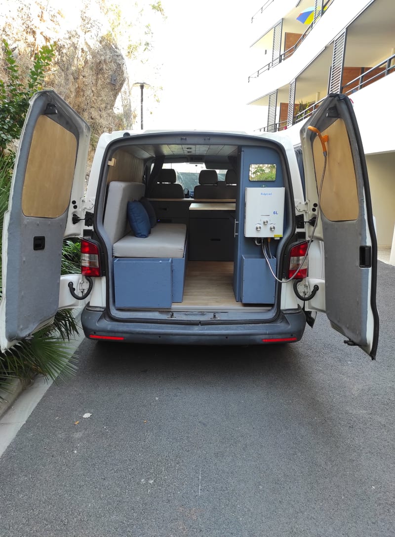 Location Véhicules de Loisirs Volkswagen Van Aménagé Perso Provence-Alpes-Côte d'Azur 6